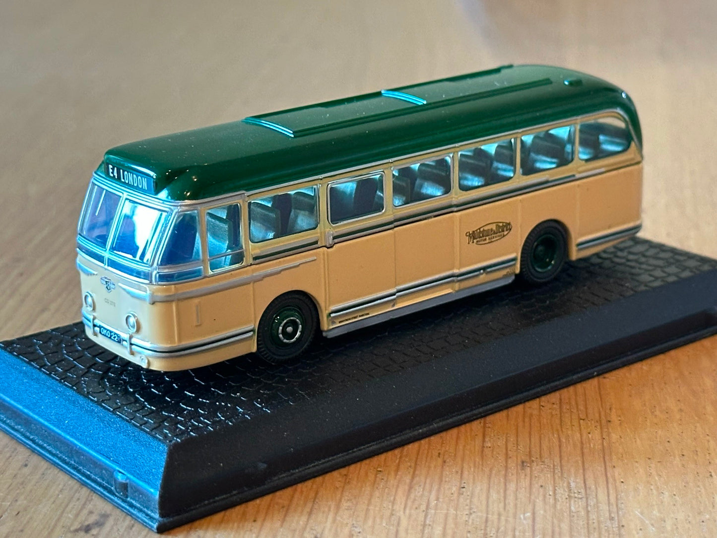 Corgi OO Gauge Original Omnibus Beadle Integral Maidstone & District.