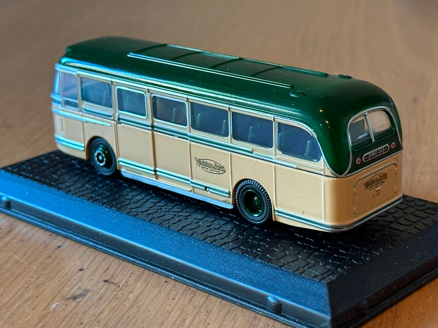 Corgi OO Gauge Original Omnibus Beadle Integral Maidstone & District.
