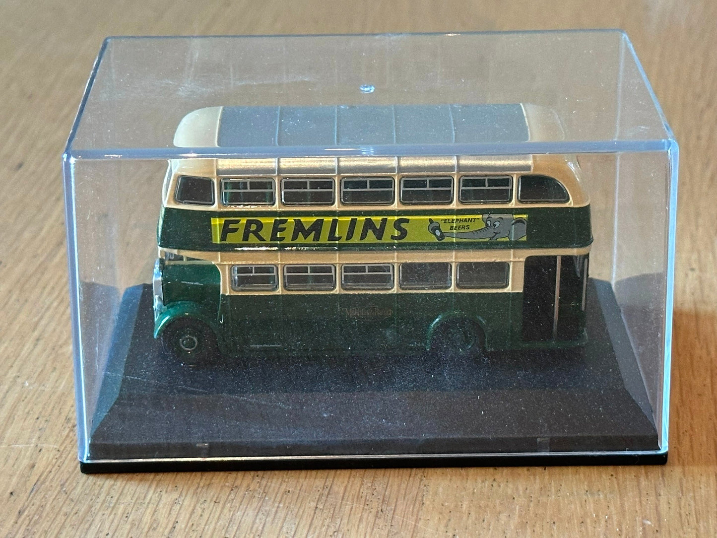 Corgi OO Gauge Original Omnibus Daimler CW Utility Bus Maidstone & District.