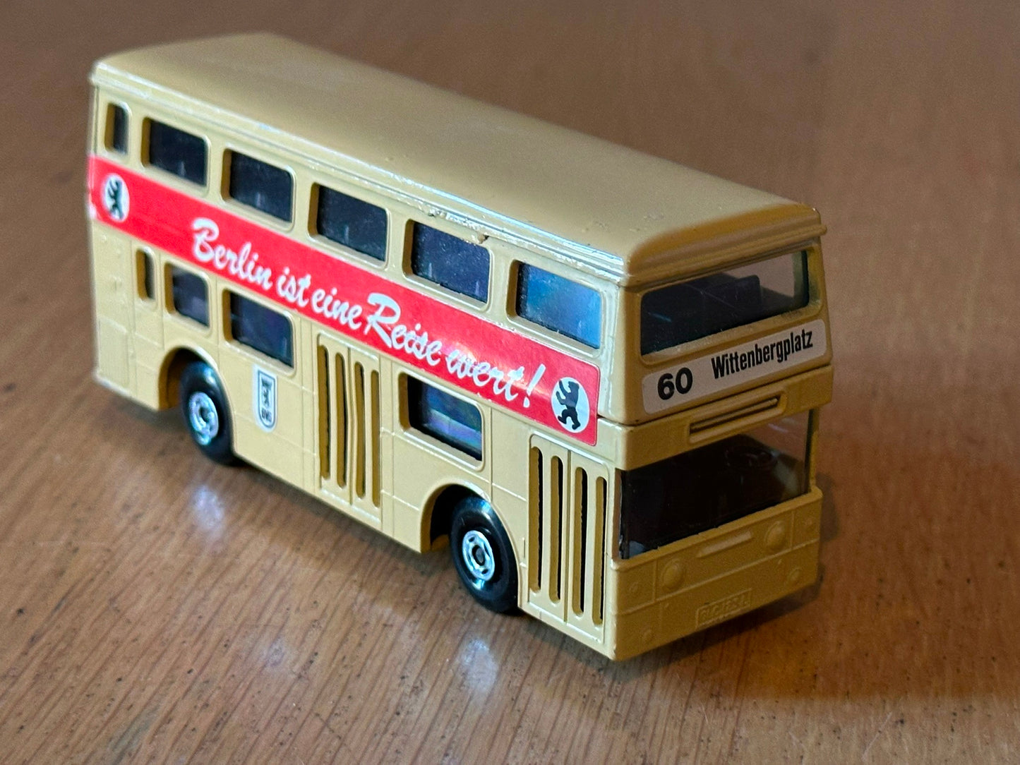 Matchbox Super Kings K-15 Berlin Bus