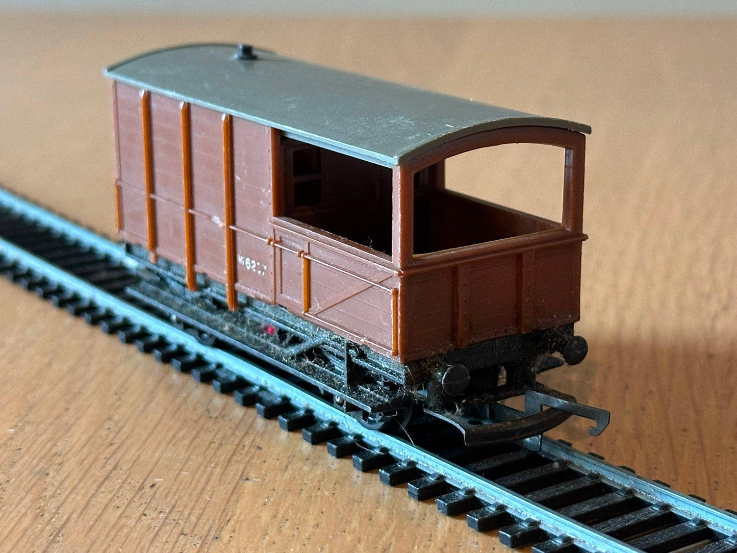 Tri-ang R124 OO Gauge. Western Region Brake Van W6297.