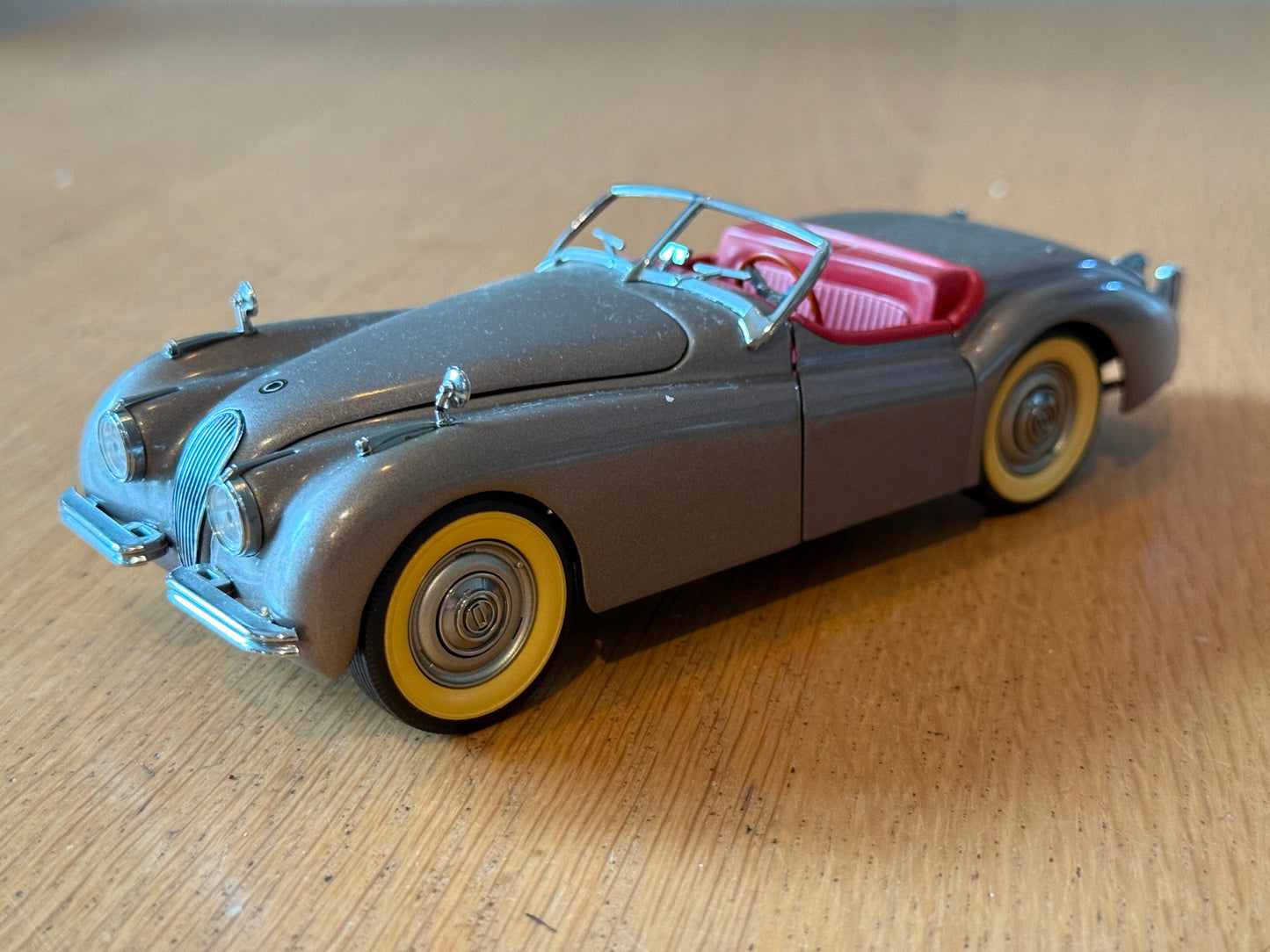 Franklin Mint: 1:24 1949 Jaguar XK120