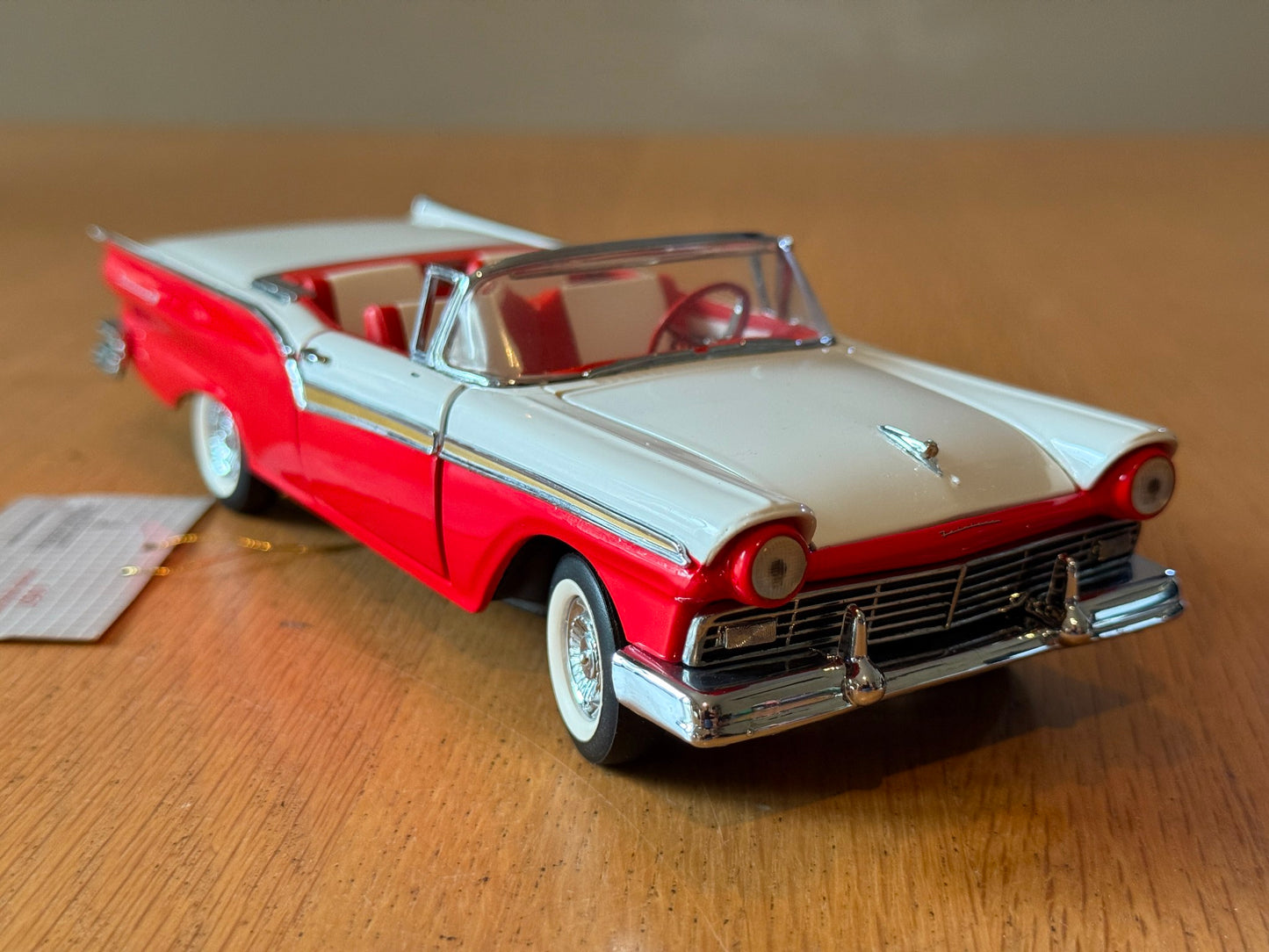 Franklin Mint: 1:24 1957 Ford Skyliner