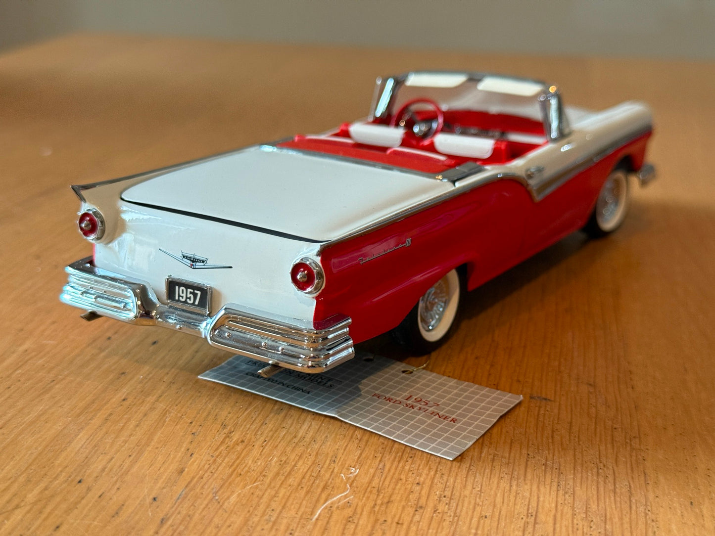 Franklin Mint: 1:24 1957 Ford Skyliner