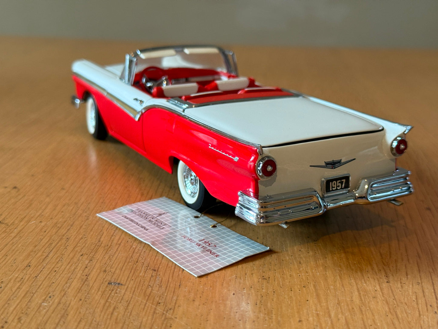 Franklin Mint: 1:24 1957 Ford Skyliner
