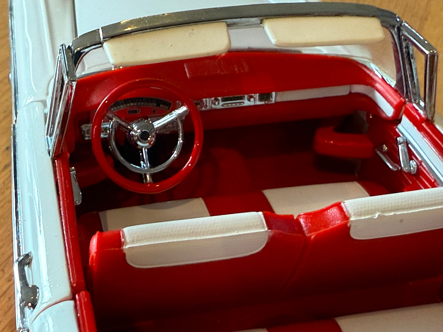 Franklin Mint: 1:24 1957 Ford Skyliner