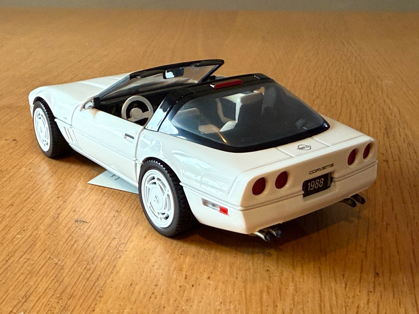 Franklin Mint: 1:24 1988 Chevrolet Corvette - 35th Anniversary Edition