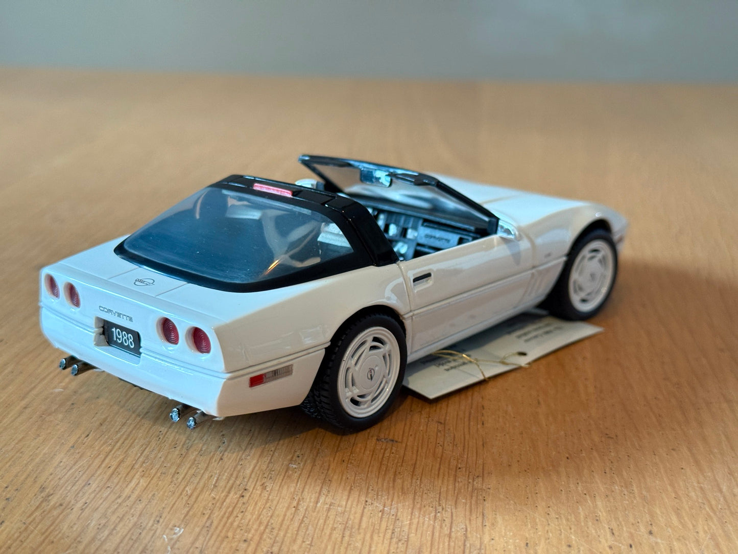 Franklin Mint: 1:24 1988 Chevrolet Corvette - 35th Anniversary Edition