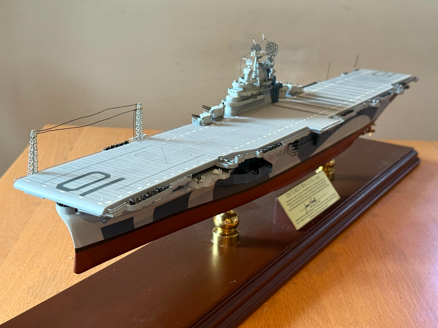 Franklin Mint: 1:350 USS Yorktown CV-10 Aircraft Carrier
