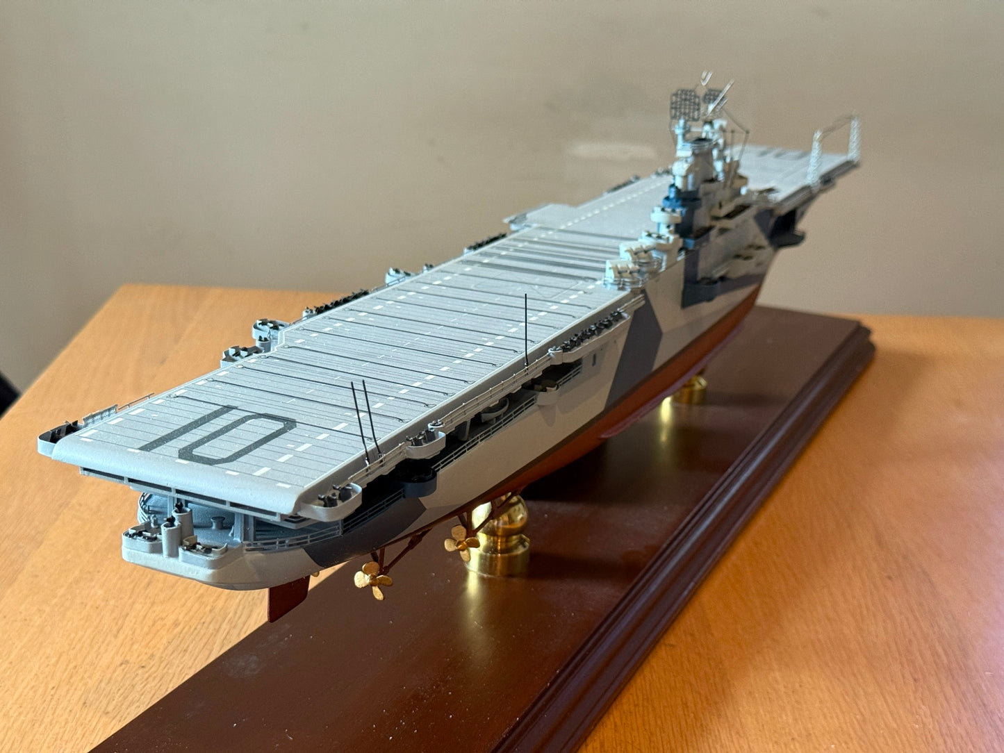Franklin Mint: 1:350 USS Yorktown CV-10 Aircraft Carrier