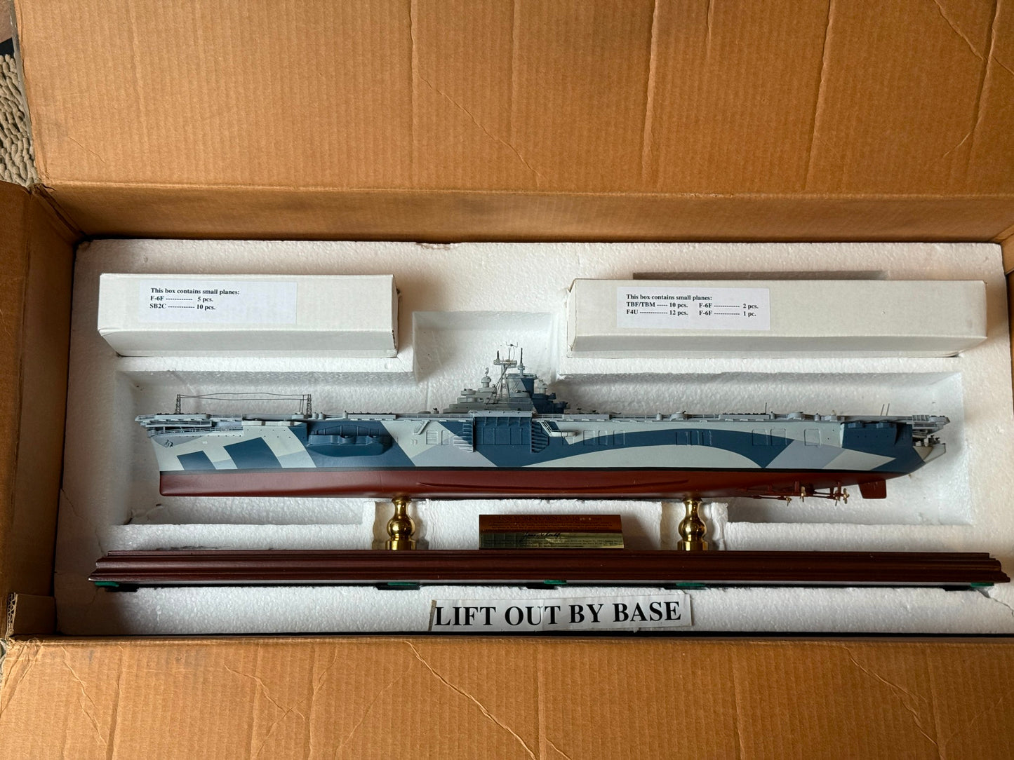 Franklin Mint: 1:350 USS Yorktown CV-10 Aircraft Carrier