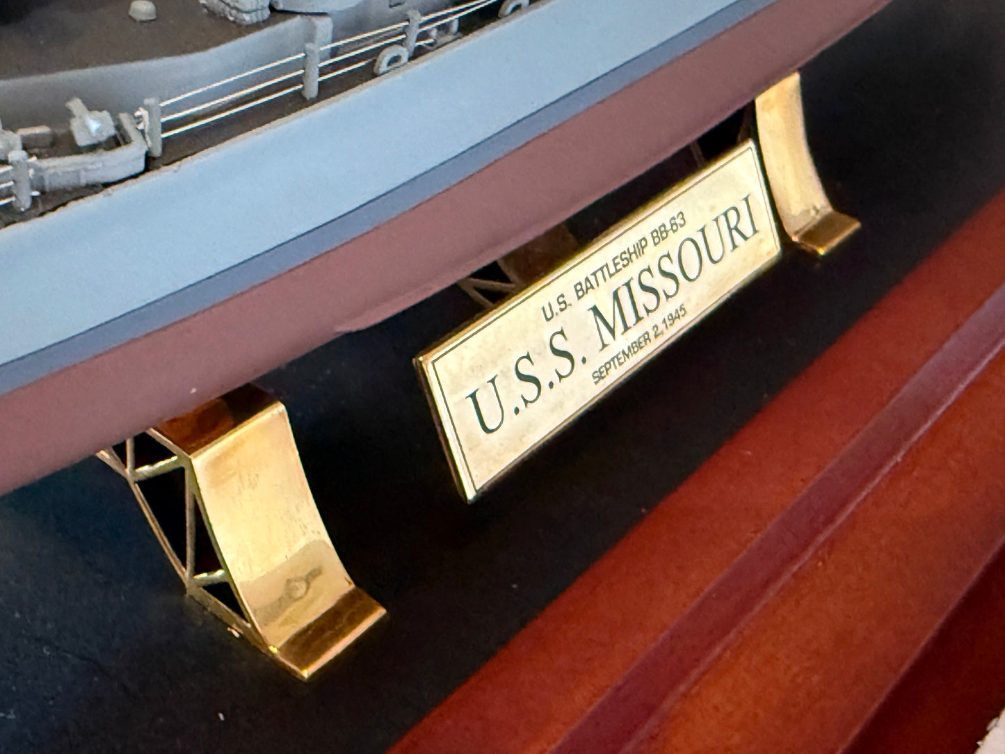 Franklin Mint: USS Missouri U.S Battleship BB-63 In Display Case and Box. MIB.