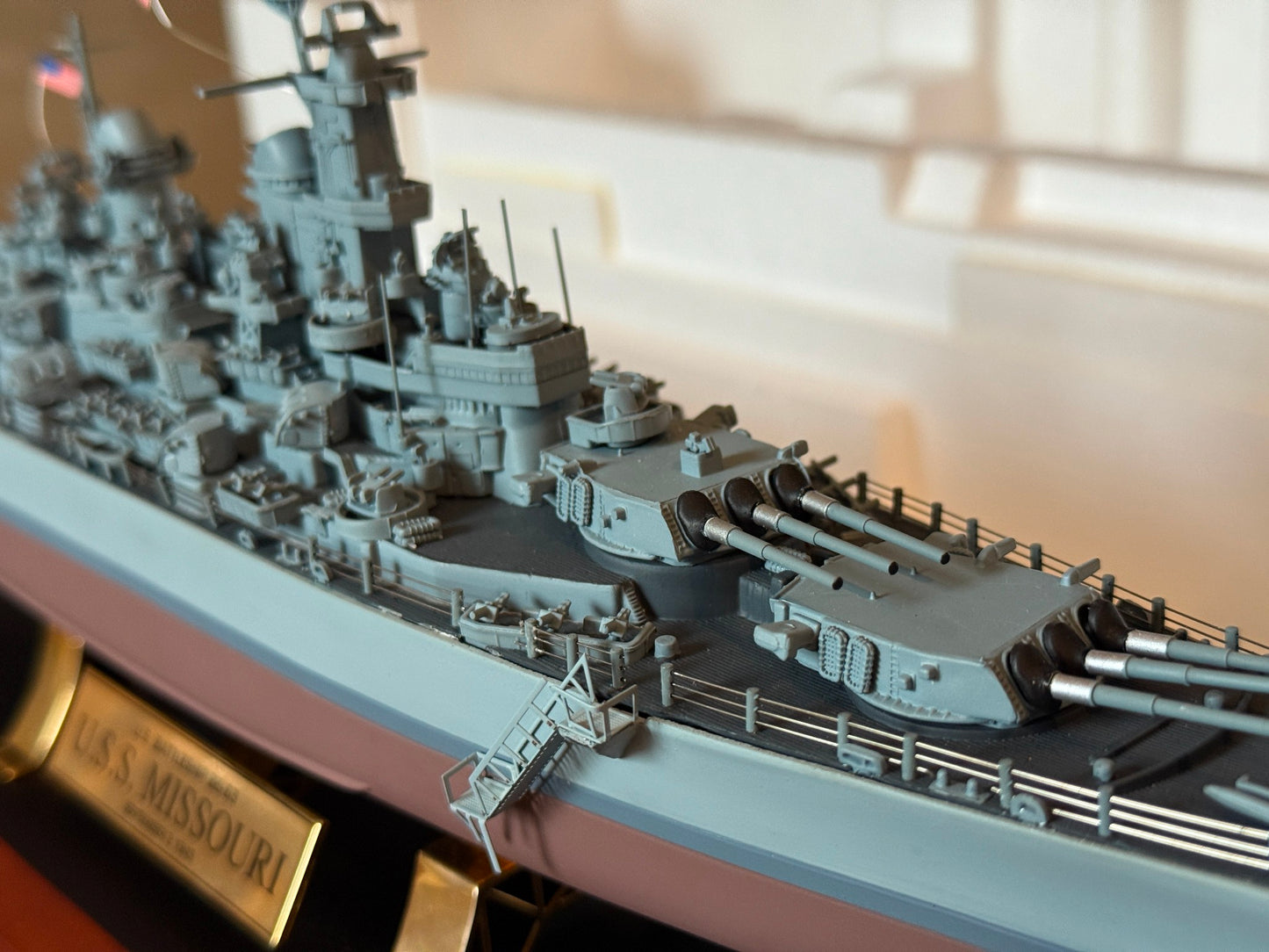 Franklin Mint: USS Missouri U.S Battleship BB-63 In Display Case and Box. MIB.