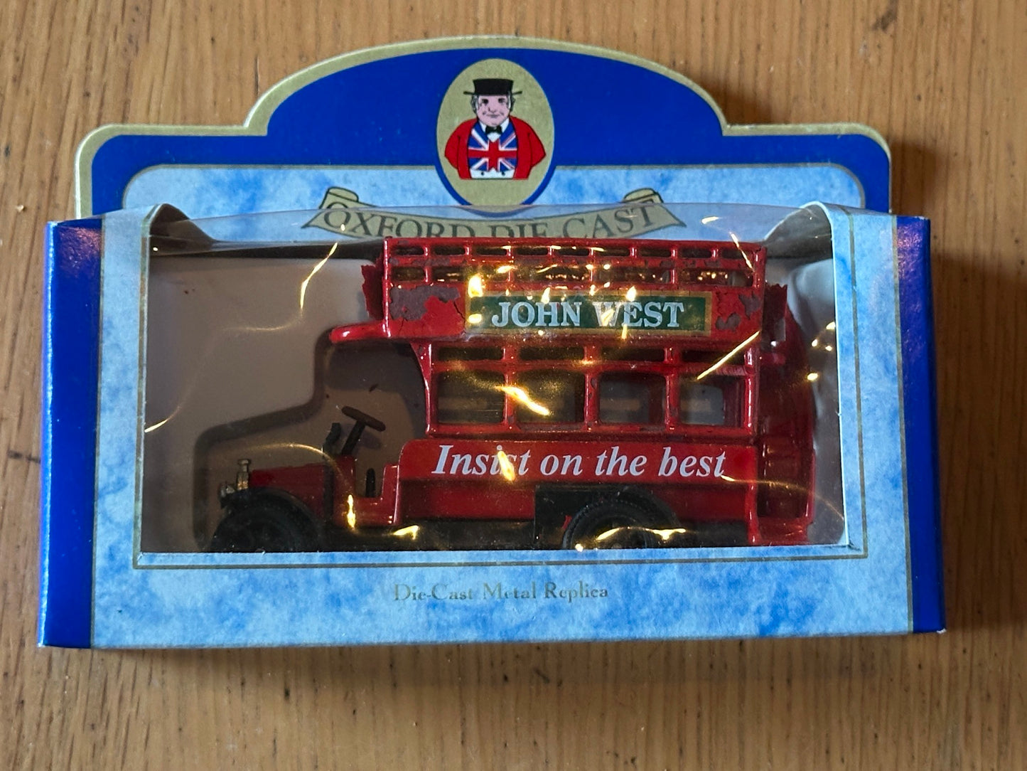 Oxford Diecast 1:76 OO Gauge AEC Bus. John West.