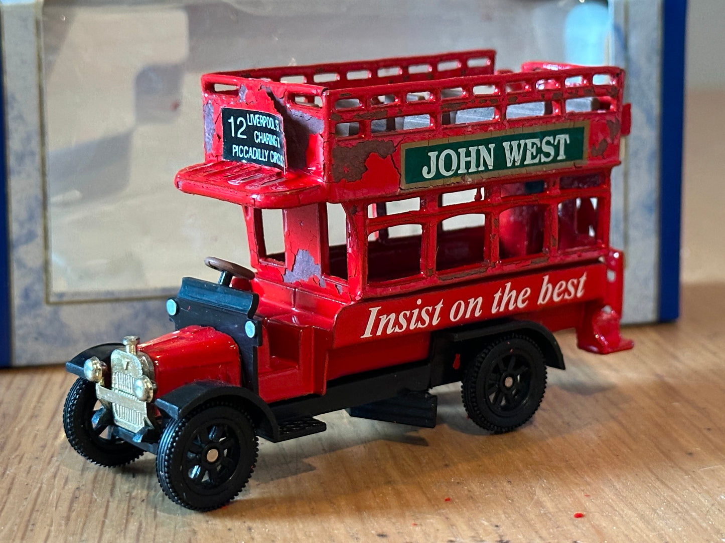 Oxford Diecast 1:76 OO Gauge AEC Bus. John West.