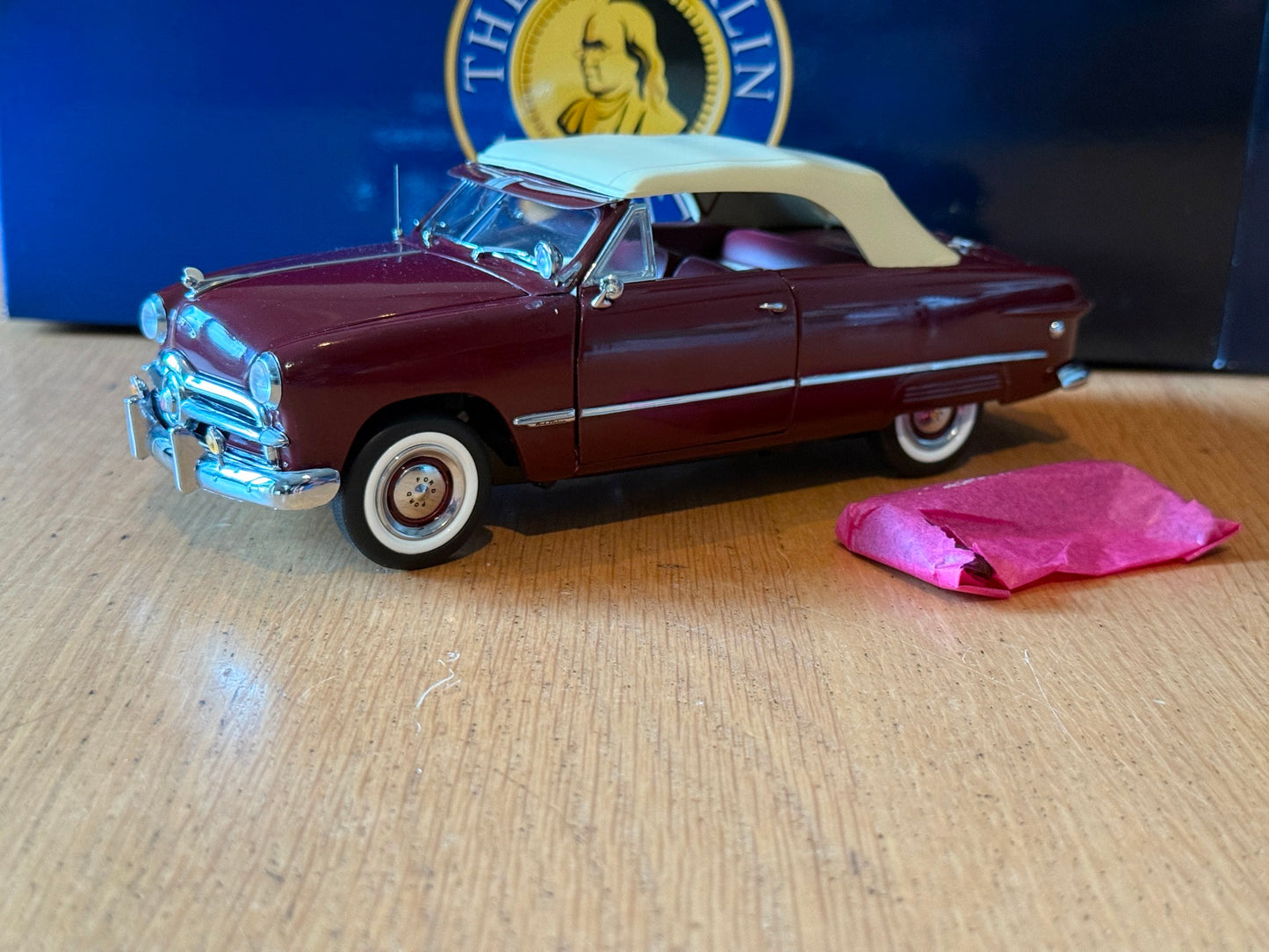 Franklin Mint: 1:24 1949 Ford Custom Convertible (slightly damaged) - Rare model