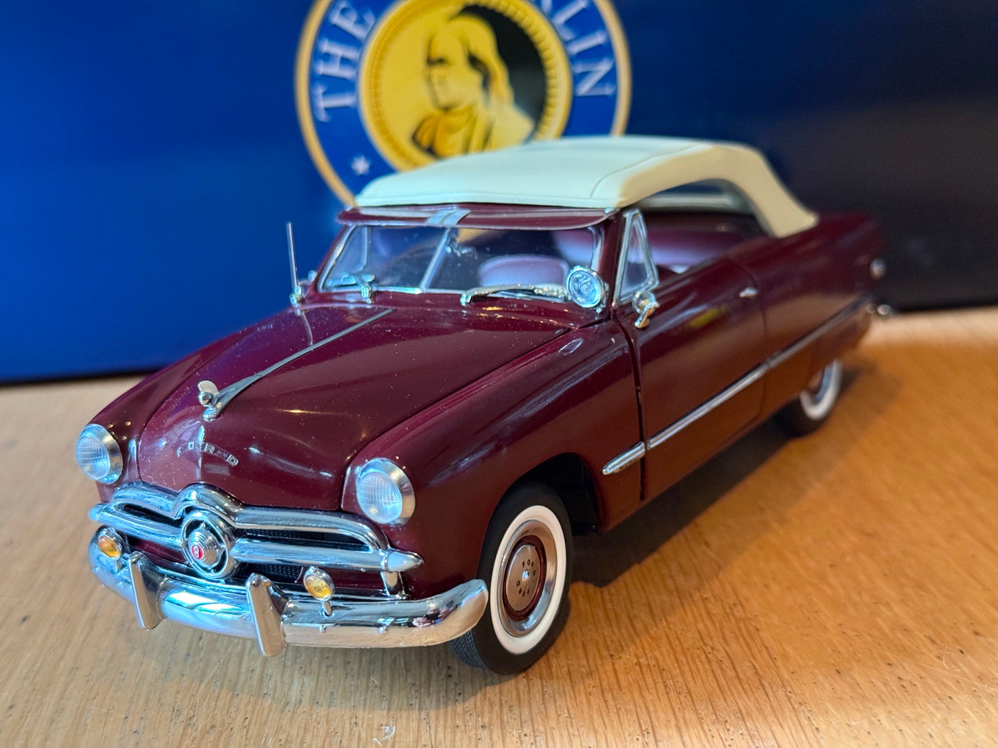 Franklin Mint: 1:24 1949 Ford Custom Convertible (slightly damaged) - Rare model