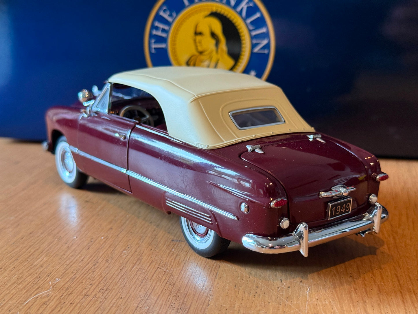 Franklin Mint: 1:24 1949 Ford Custom Convertible (slightly damaged) - Rare model