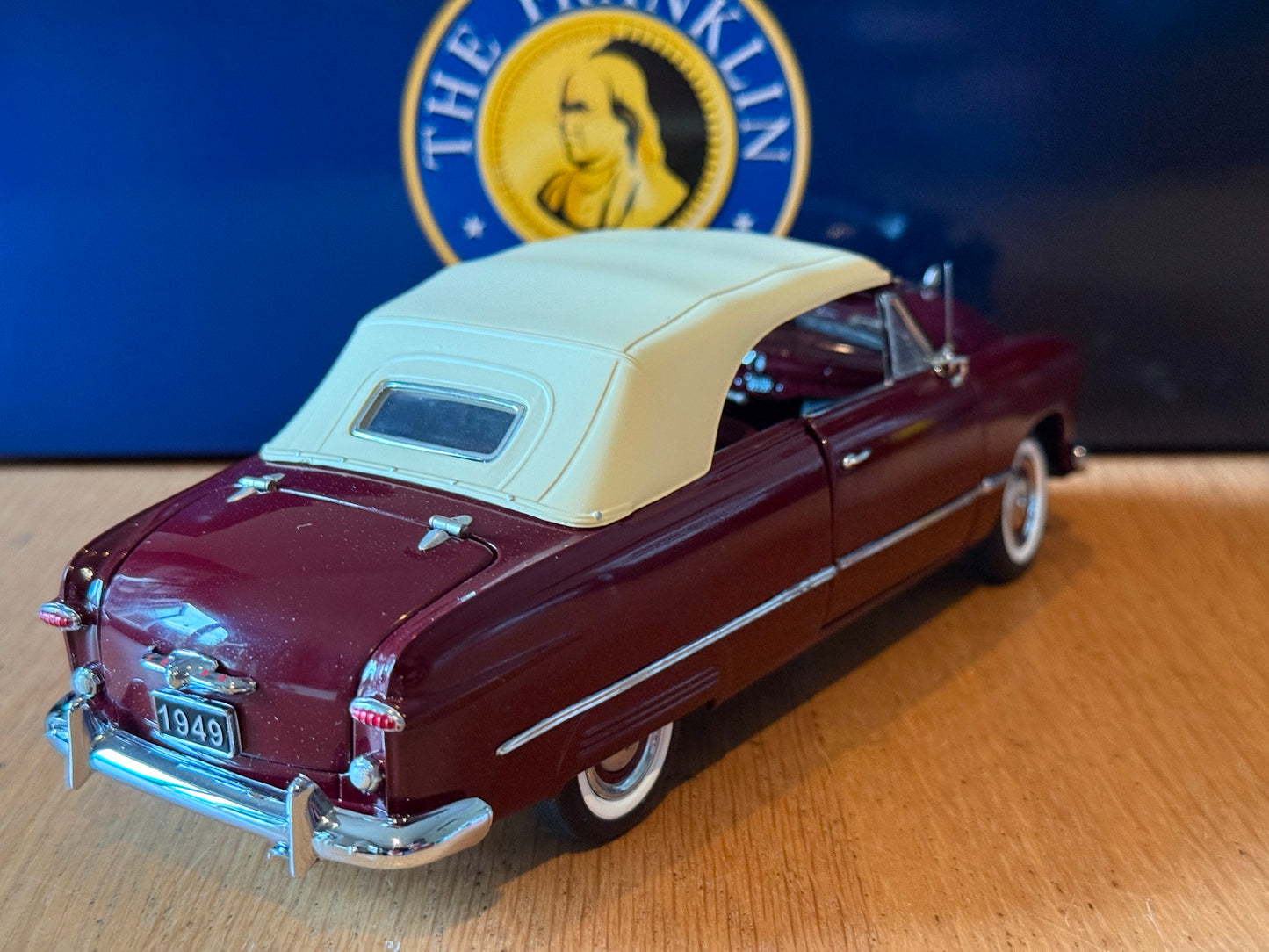 Franklin Mint: 1:24 1949 Ford Custom Convertible (slightly damaged) - Rare model