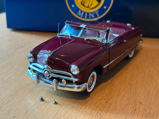 Franklin Mint: 1:24 1949 Ford Custom Convertible (slightly damaged) - Rare model