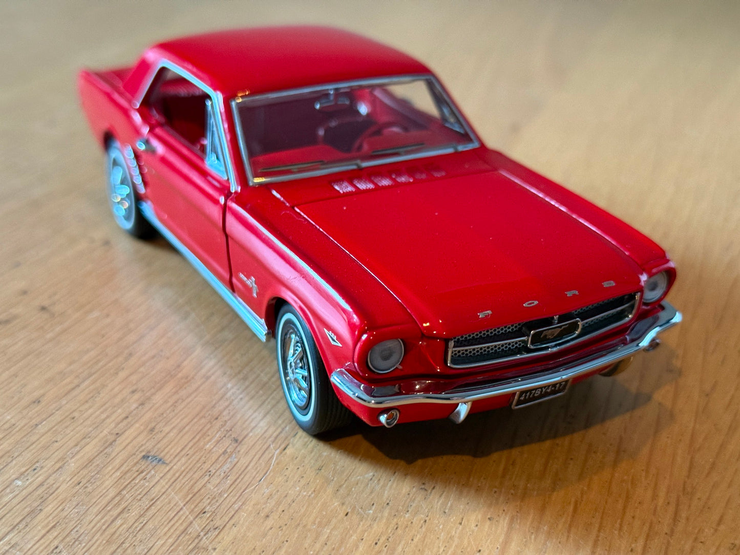 Franklin Mint: 1:24 1965 Ford Mustang - 45th Anniversary Model. Very Rare