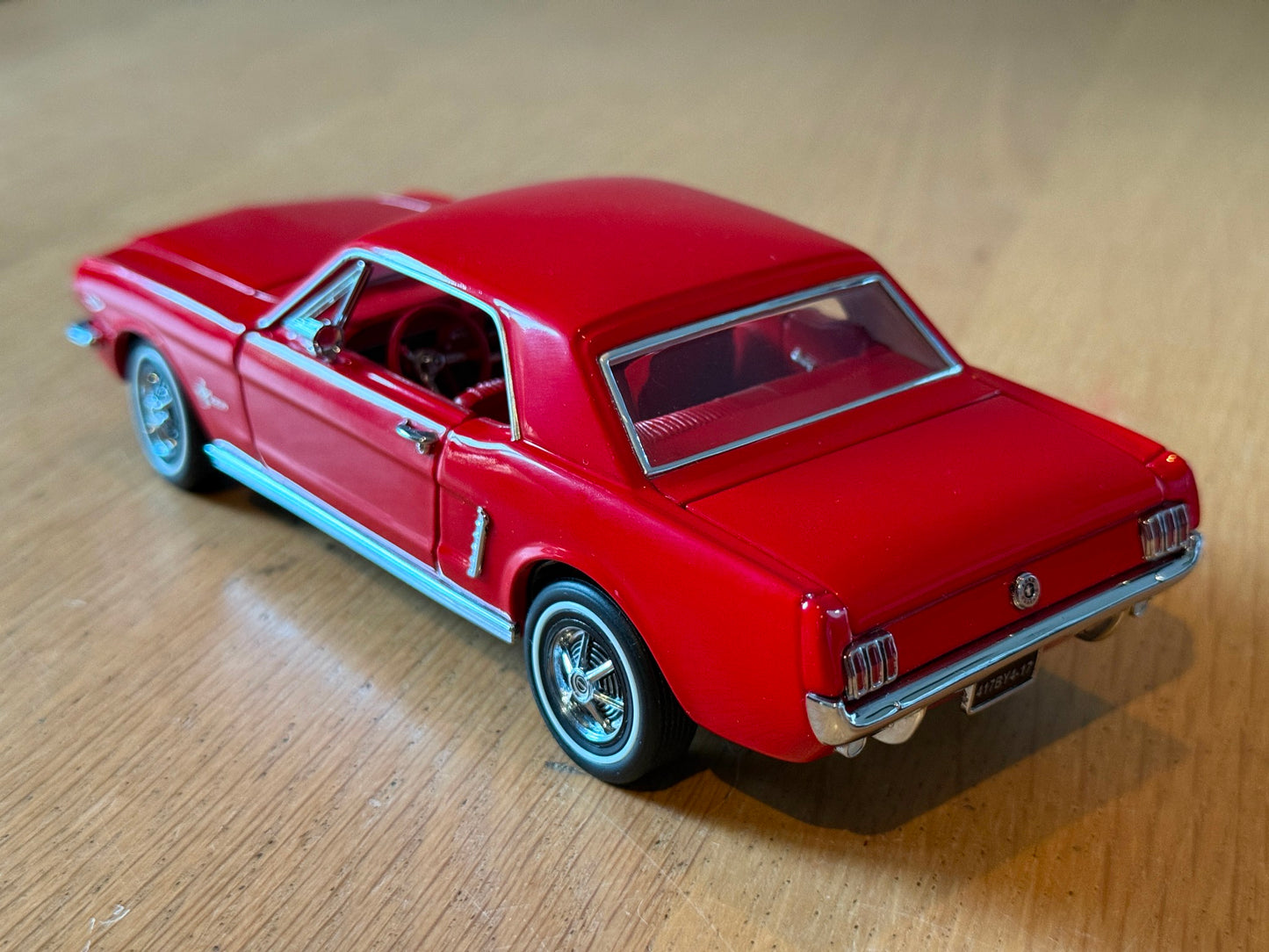 Franklin Mint: 1:24 1965 Ford Mustang - 45th Anniversary Model. Very Rare