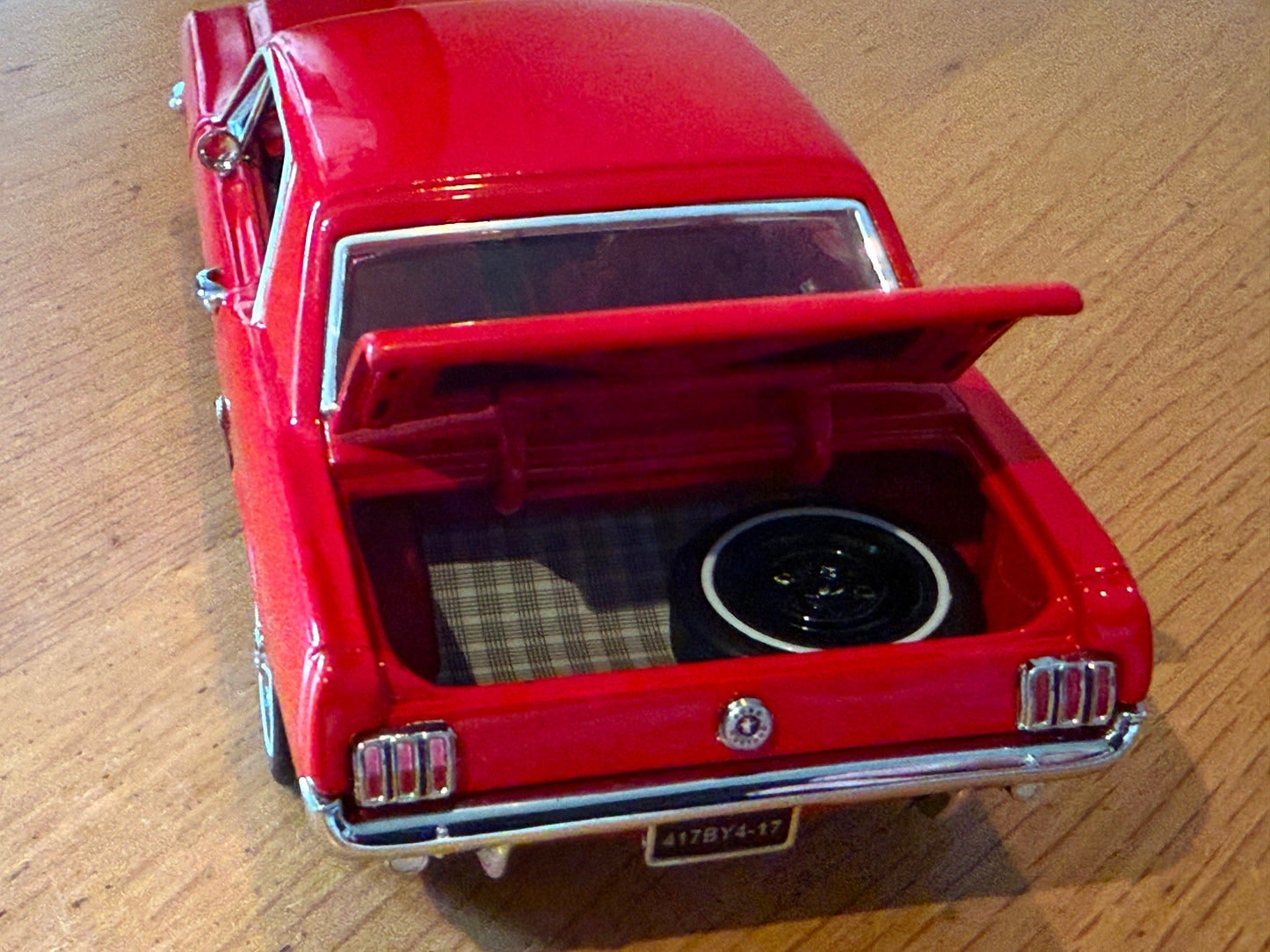 Franklin Mint: 1:24 1965 Ford Mustang - 45th Anniversary Model. Very Rare
