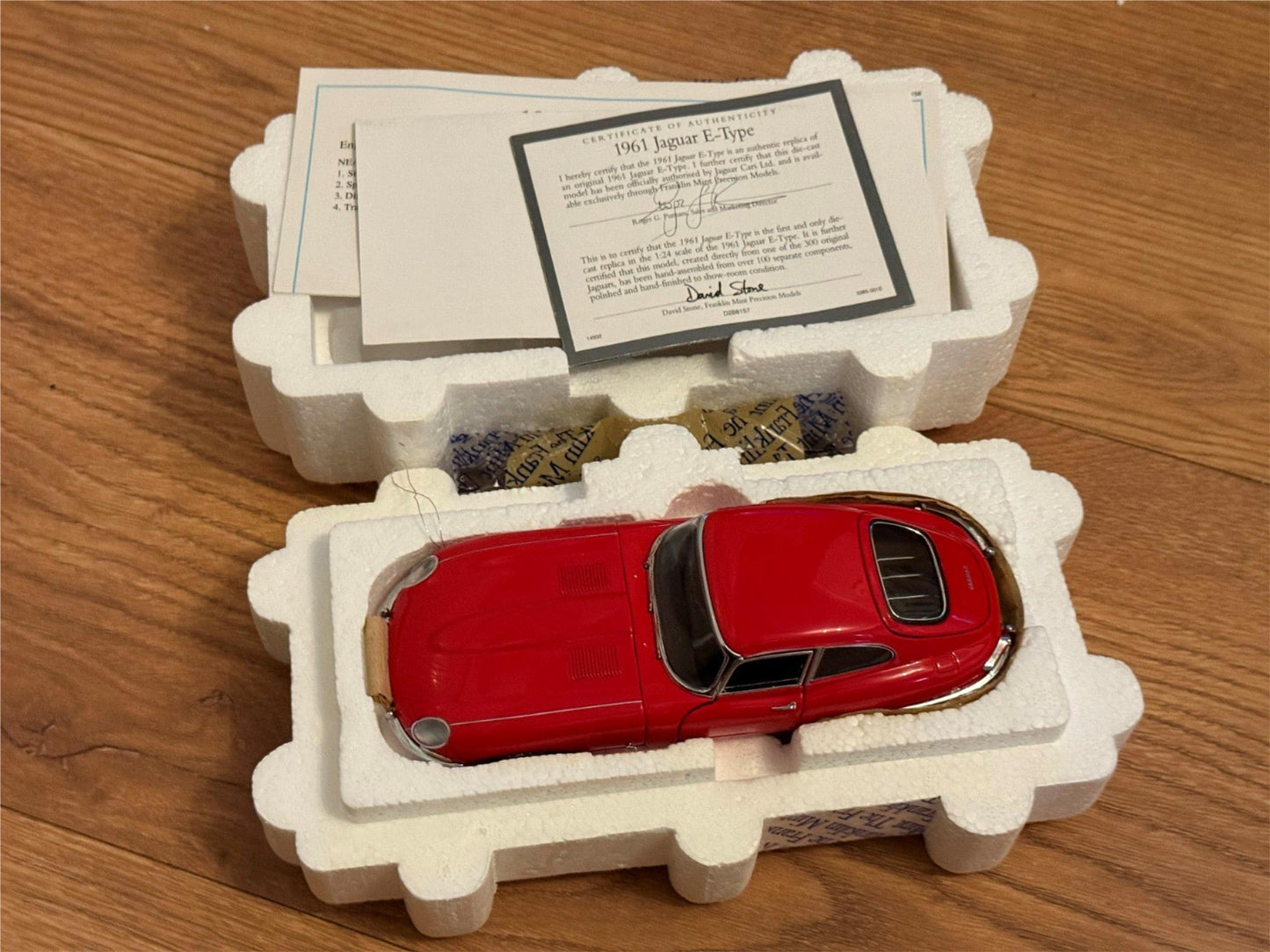 Franklin Mint: 1:24 Jaguar E-Type Coupe