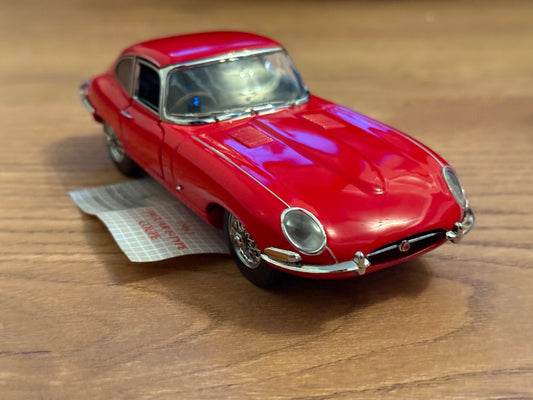 Franklin Mint: 1:24 Jaguar E-Type Coupe