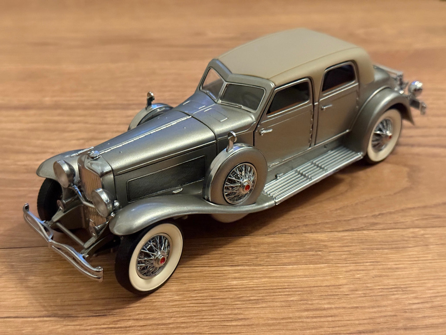 Franklin Mint: 1:24 1933 Duesenberg SJ 'Twenty Grand'