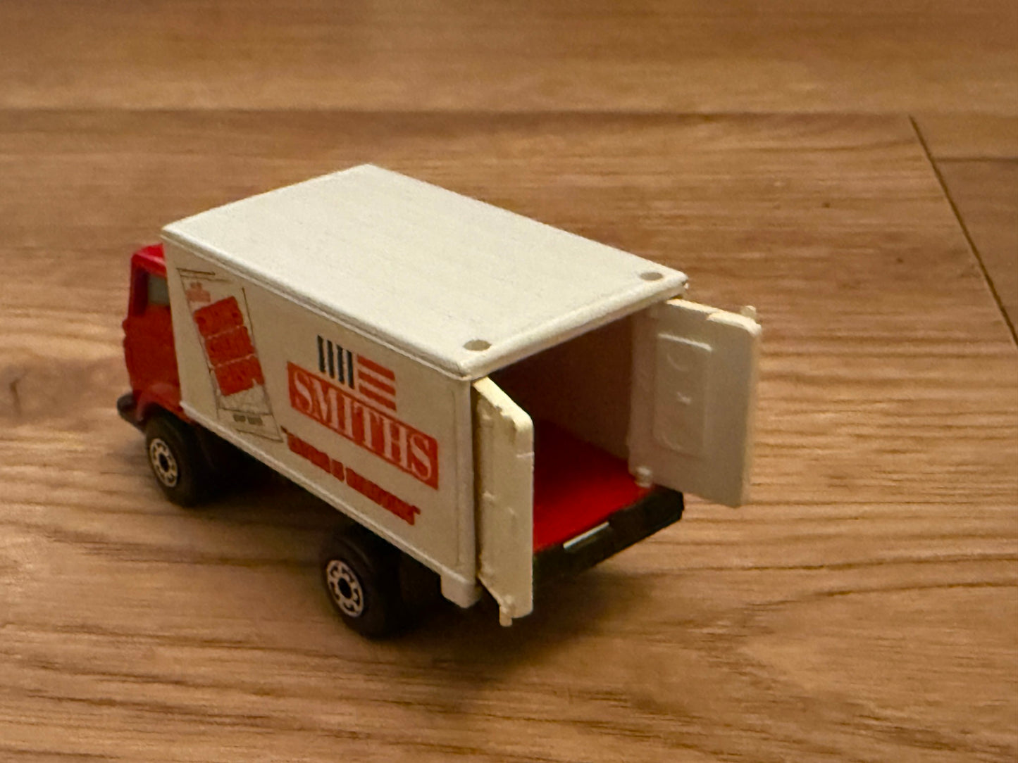 Matchbox Diecast - Dodge Box Van - Smith's Crisps