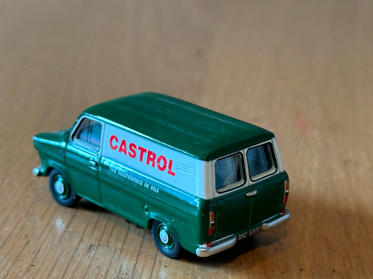 Oxford Diecast OO Gauge Ford Transit MK1 Castrol