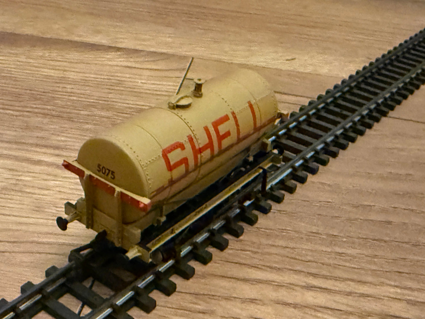 Bachmann OO Gauge 5075 Shell BP Tank Wagon