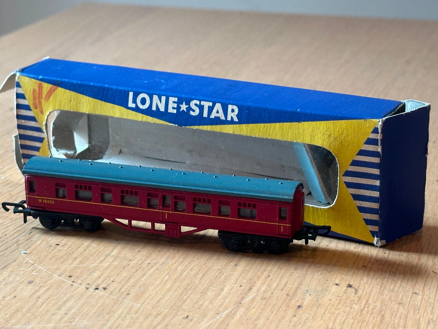 Lone Star OOO/N Gauge Treble-O Lectric Mk1 BR Coach M16001