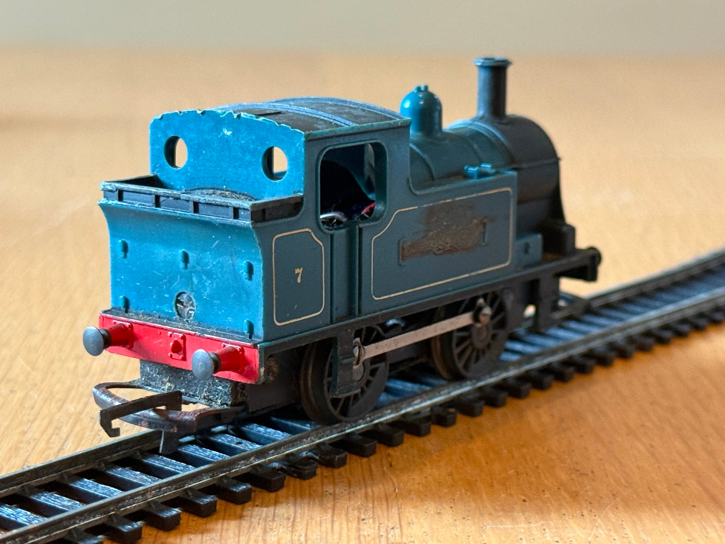 Triang OO Gauge "Nellie"0-4-0. - No 7. Very playworn. Tested working.,