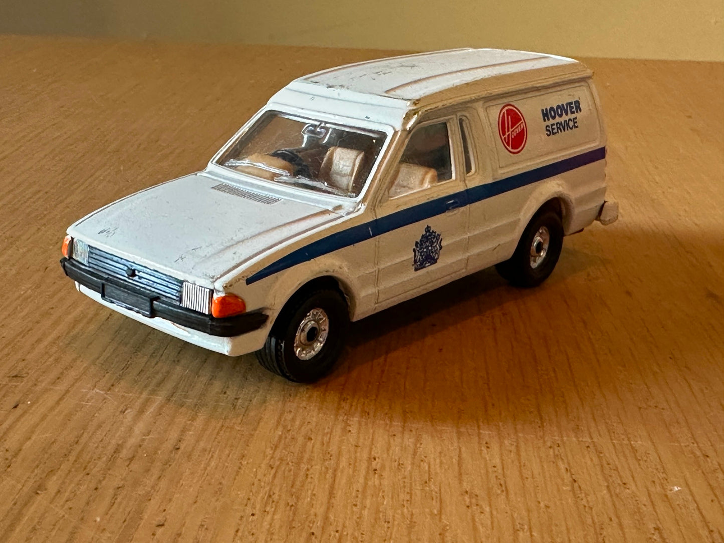 Corgi C496/15 Ford Escort 55 Van Hoover Service