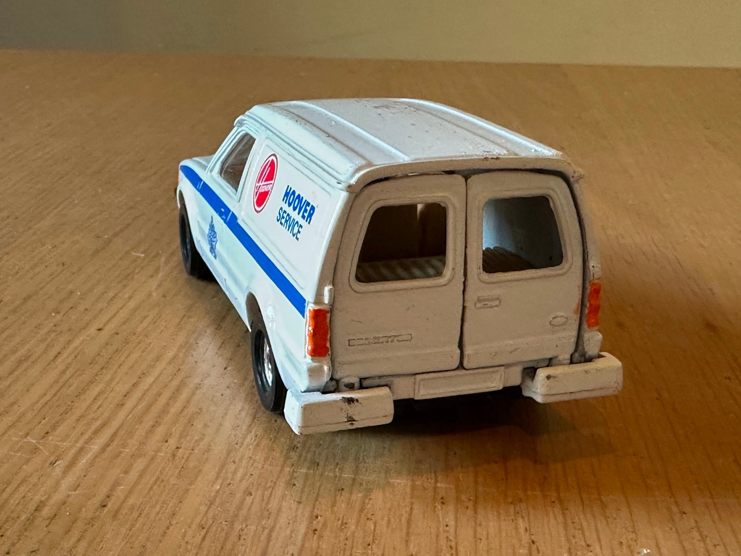 Corgi C496/15 Ford Escort 55 Van Hoover Service