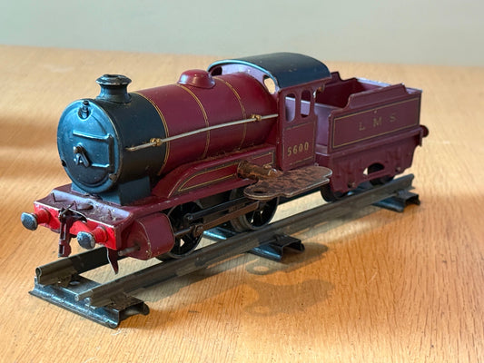 Hornby 0 Gauge Clockwork LMS Engine and Tender - Tested and working with key