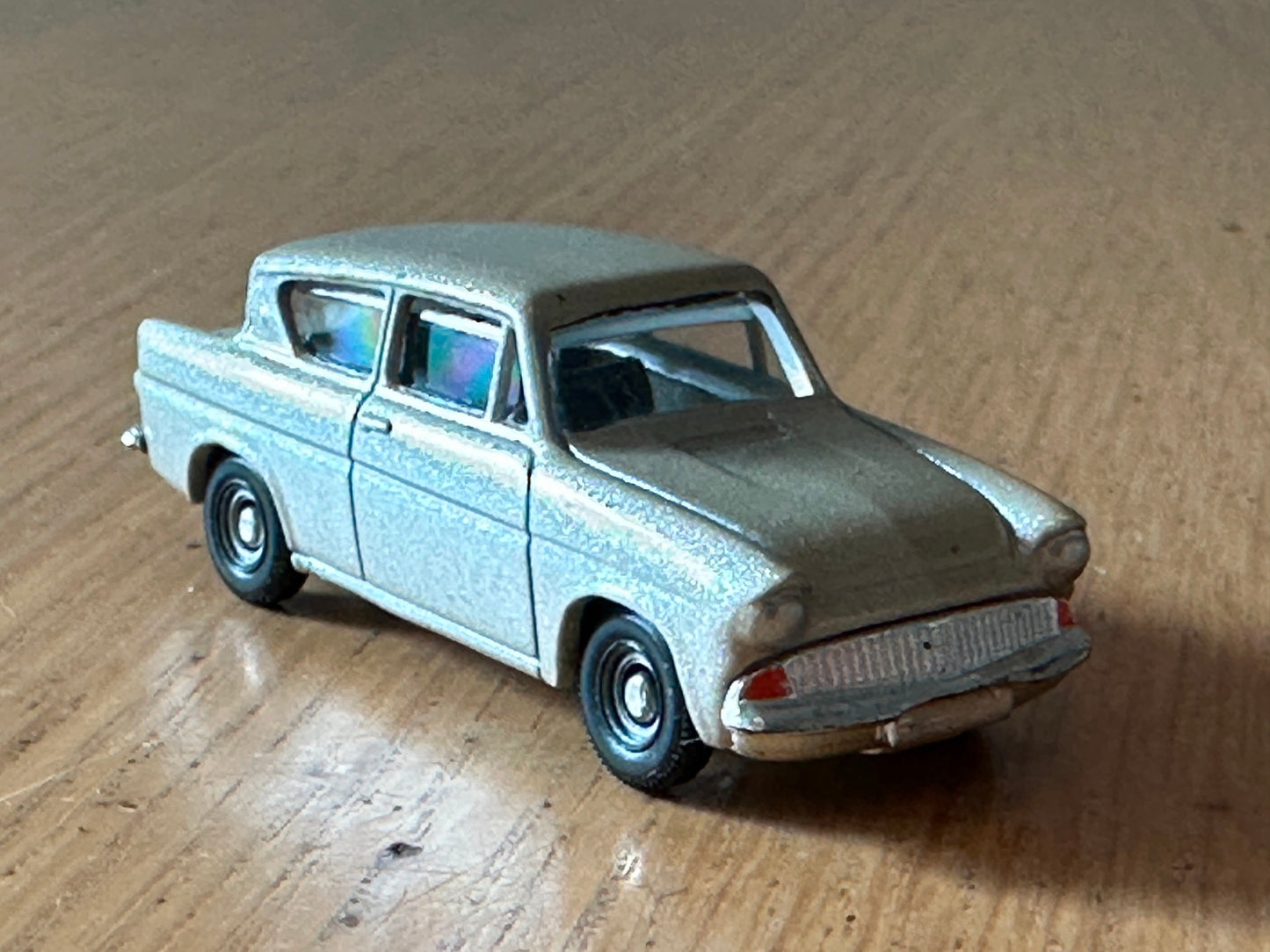 Trackside OO Gauge 1:76 Ford Anglia (1:72 - see listing)