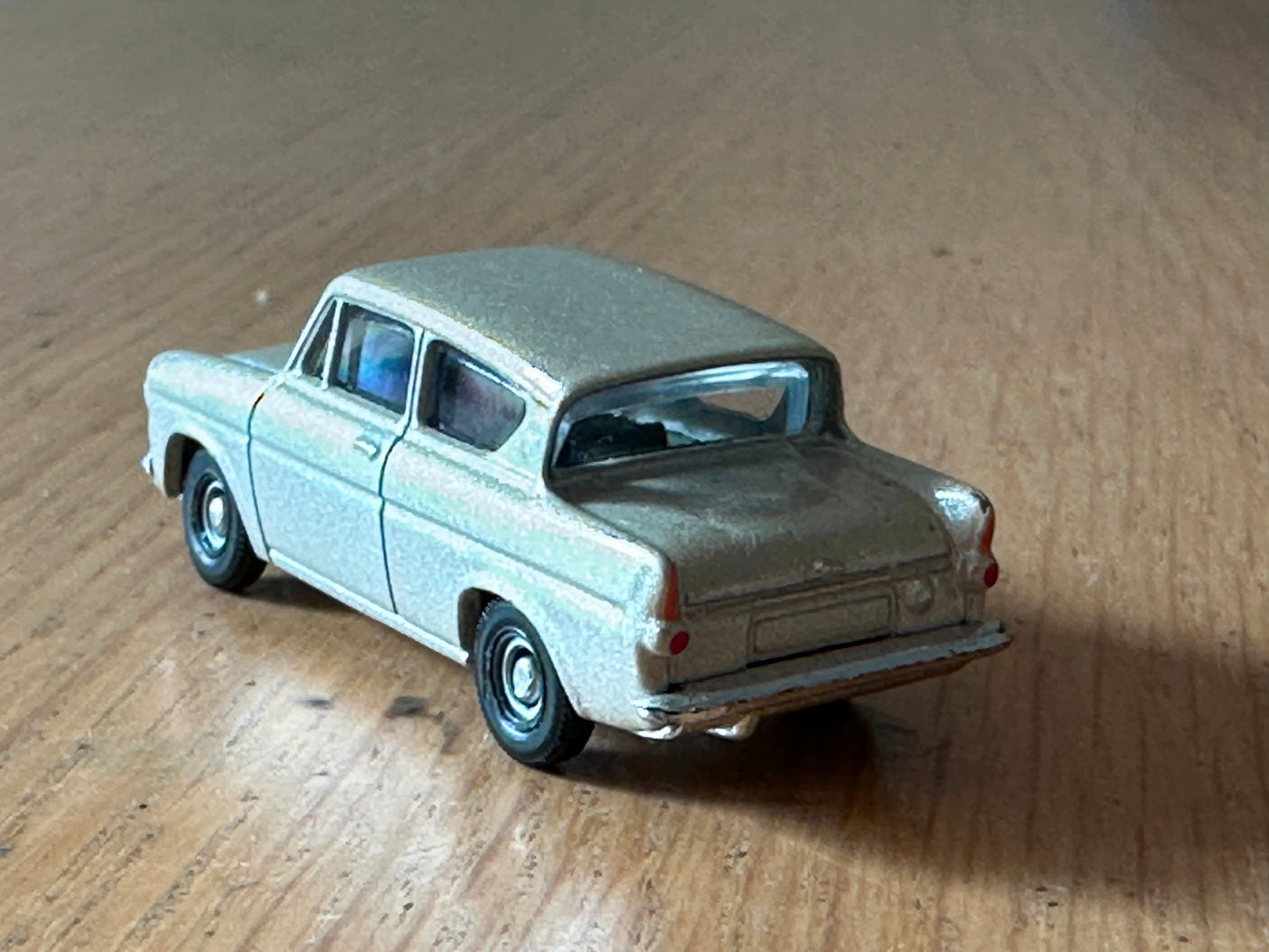 Trackside OO Gauge 1:76 Ford Anglia (1:72 - see listing)