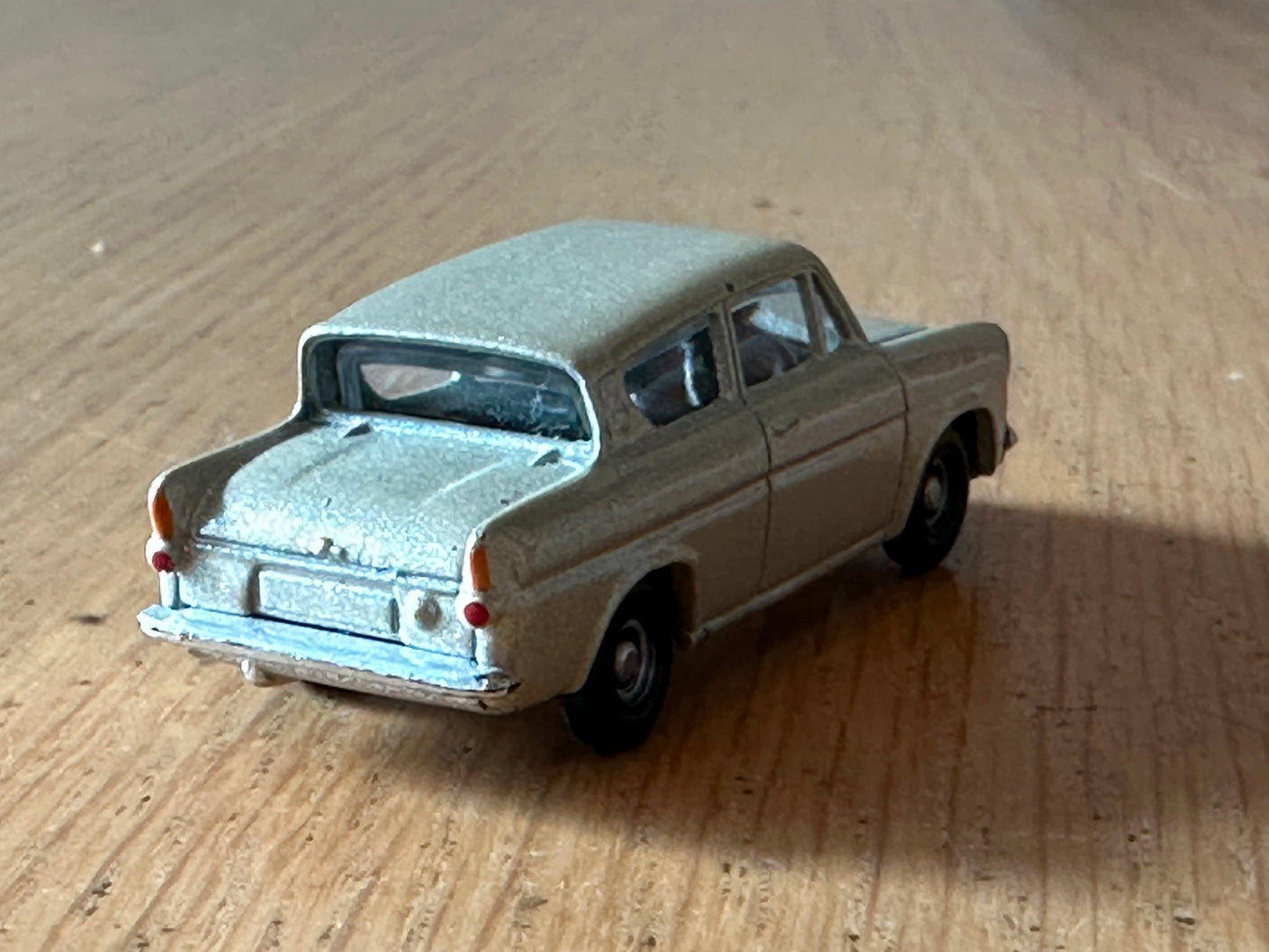 Trackside OO Gauge 1:76 Ford Anglia (1:72 - see listing)