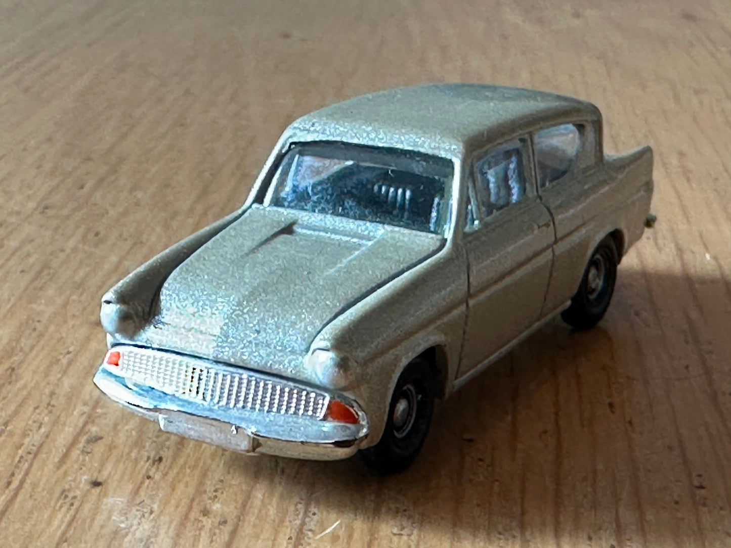 Trackside OO Gauge 1:76 Ford Anglia (1:72 - see listing)