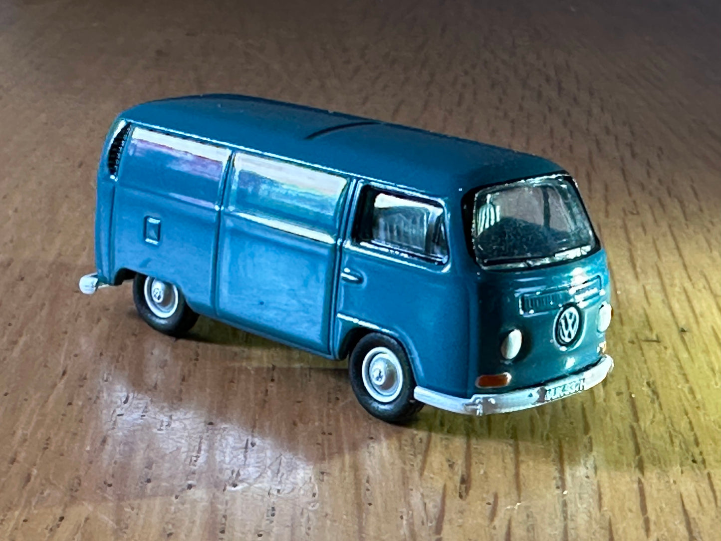 Oxford Diecast OO Gauge Regatta Blue VW T2 Van