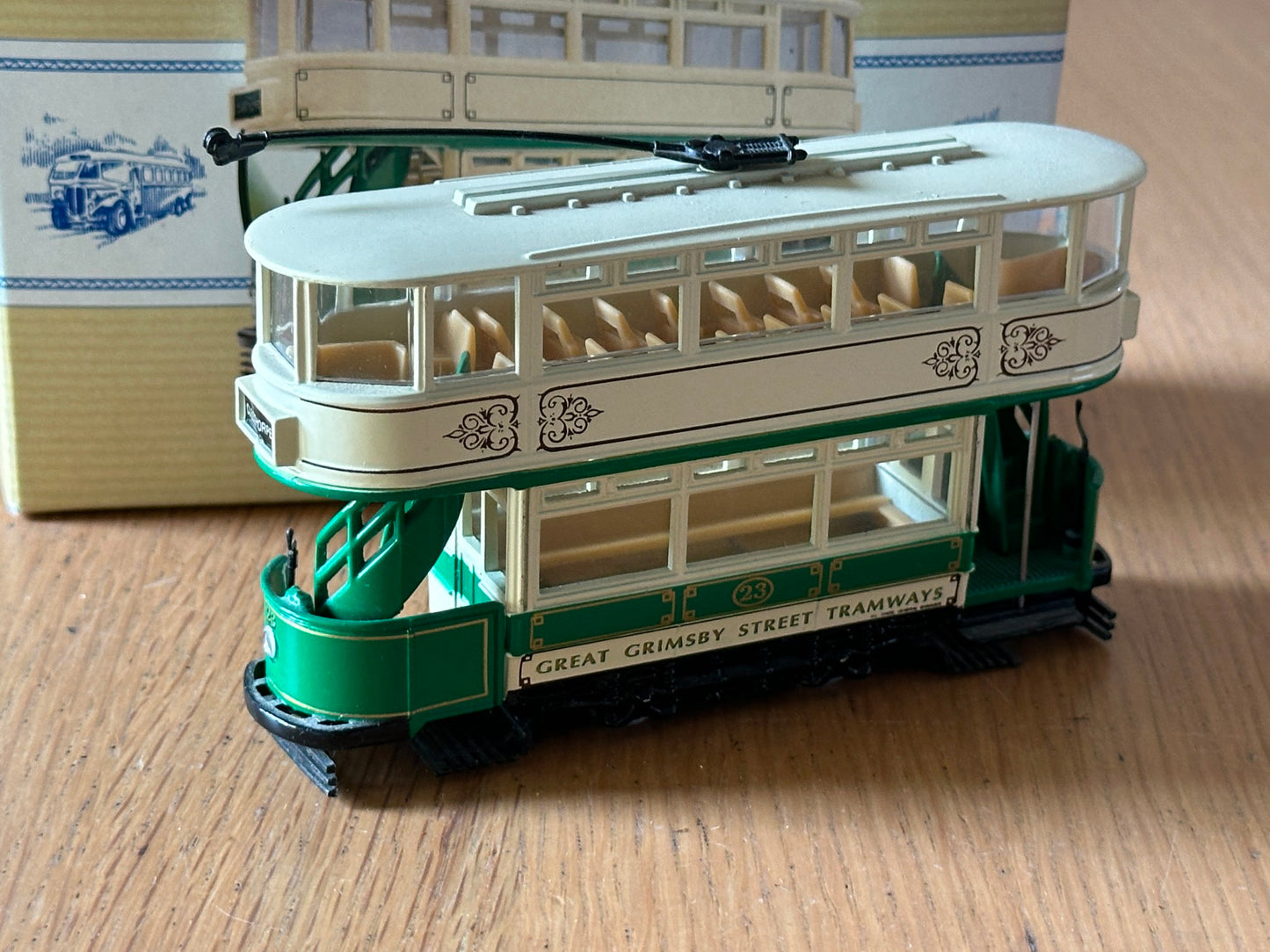 Corgi OO Gauge 1:76 97267 Double Deck Closed Tram - Great Grimsby Street Tramway