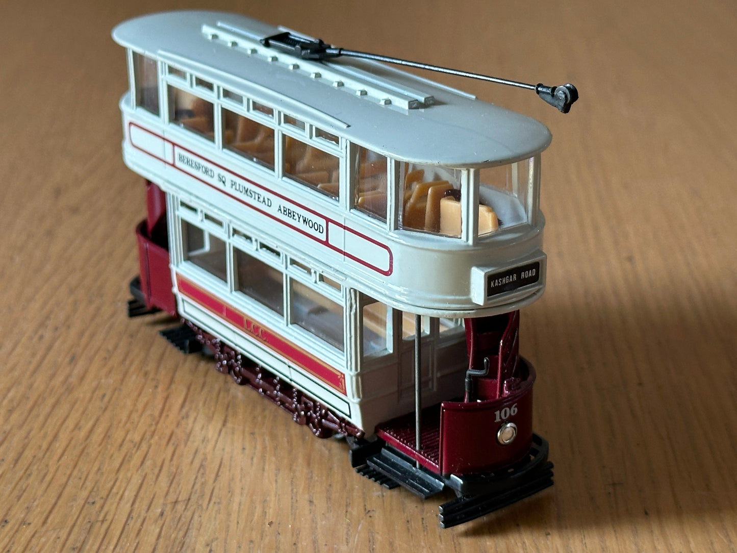 Corgi Tramlines OO Gauge 1:76 LCC Tram -  Beresford Plumstead Abbey Wood