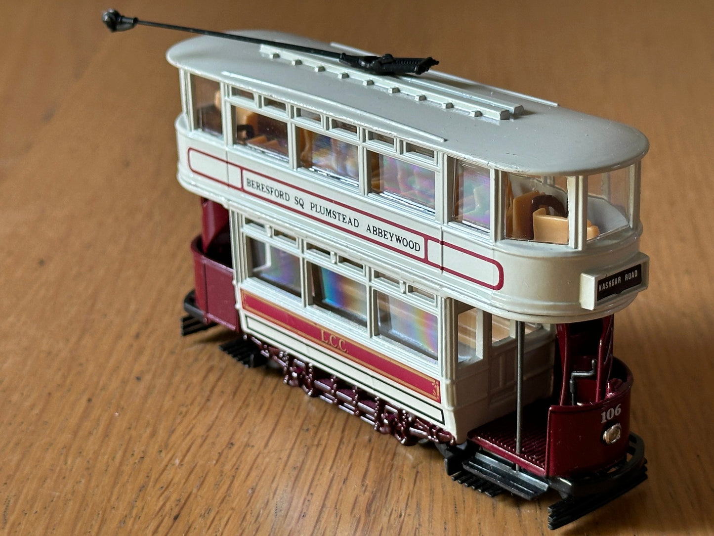 Corgi Tramlines OO Gauge 1:76 LCC Tram -  Beresford Plumstead Abbey Wood