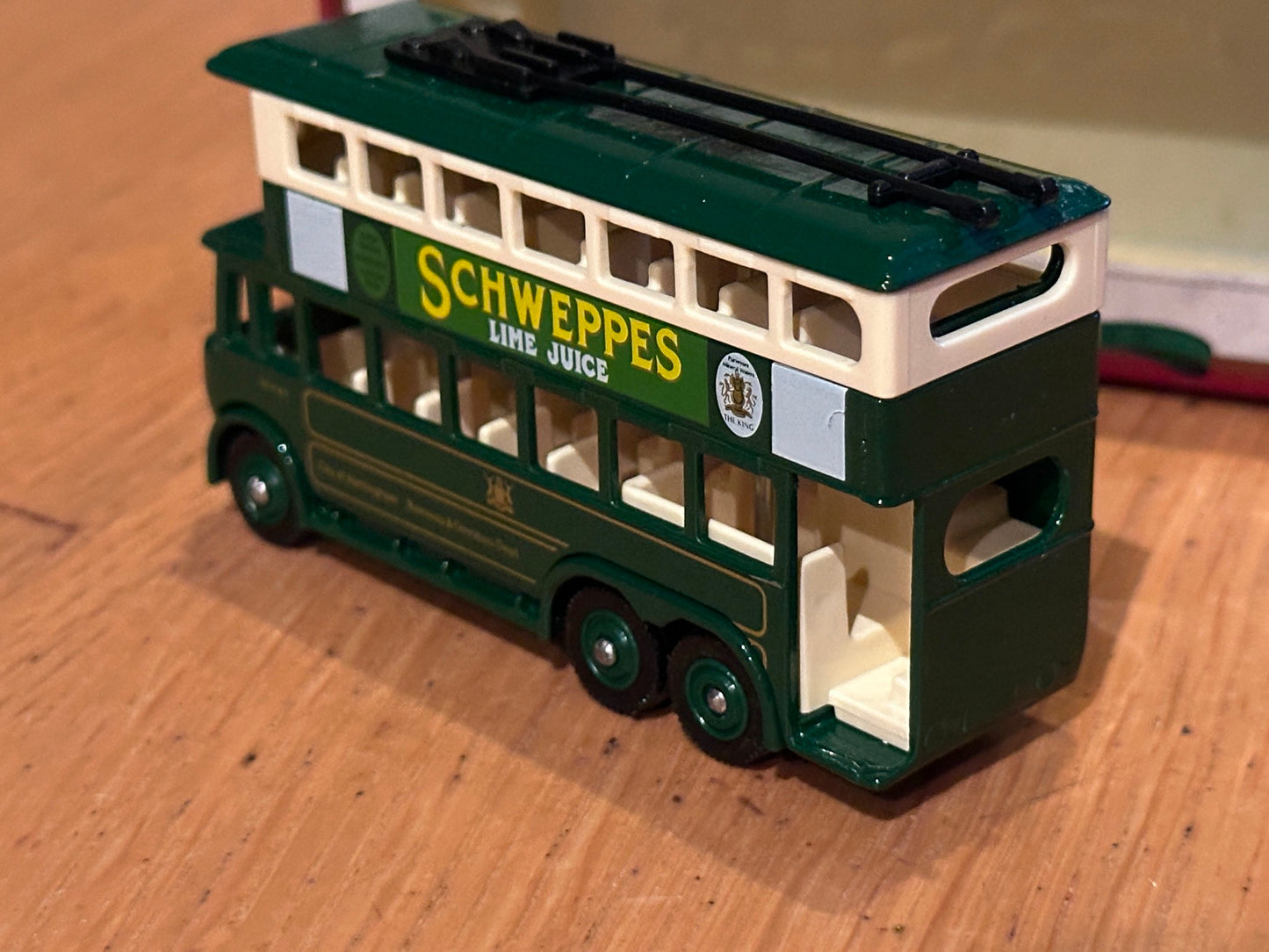 Days Gone Premier - 41007 Schweppes 1928 Karrier E6 Trolley Bus