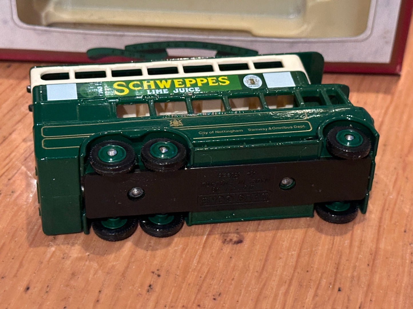 Days Gone Premier - 41007 Schweppes 1928 Karrier E6 Trolley Bus