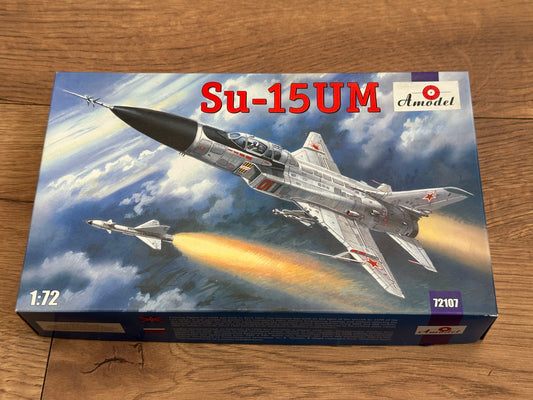 AModel Kit 04442 - 1:72 Sukhoi Su-15UM Jet Fighter Plane