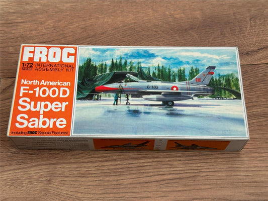 Frog Model Kit - 1:72 F-100D Super Sabre Plane